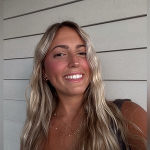 Meet your Posher, Jenna